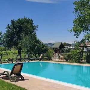 L'albara - Wines, Pool & Gospodarstwo agroturystyczne